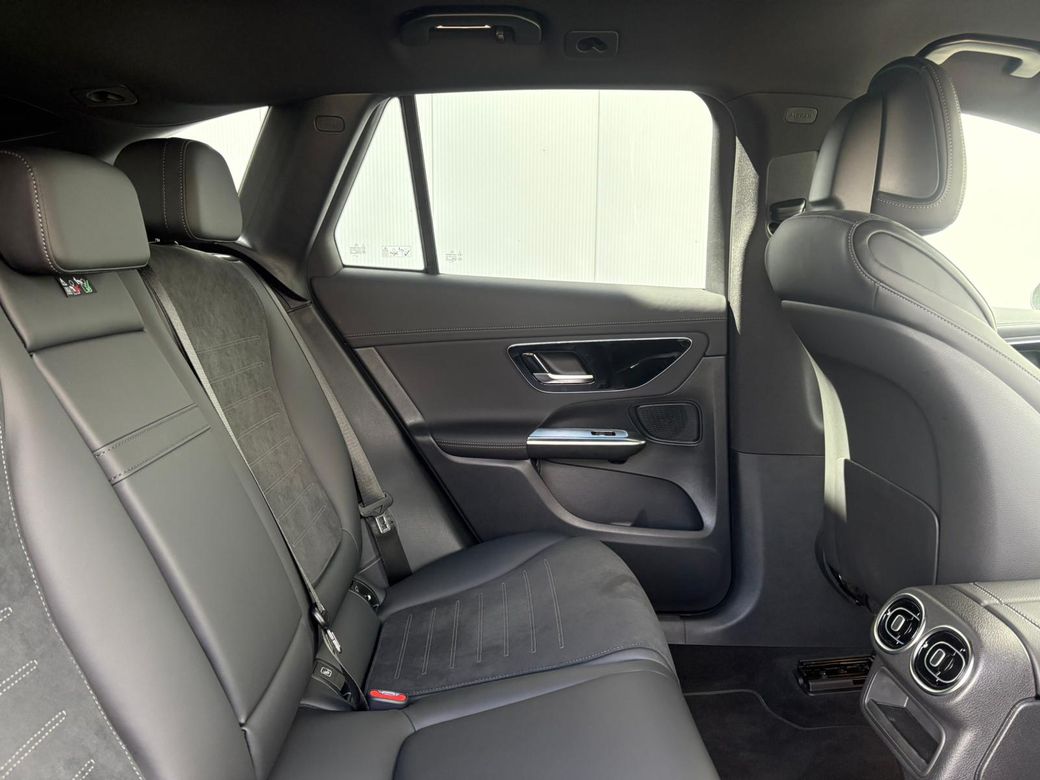 2025 Mercedes-Benz GLC Class