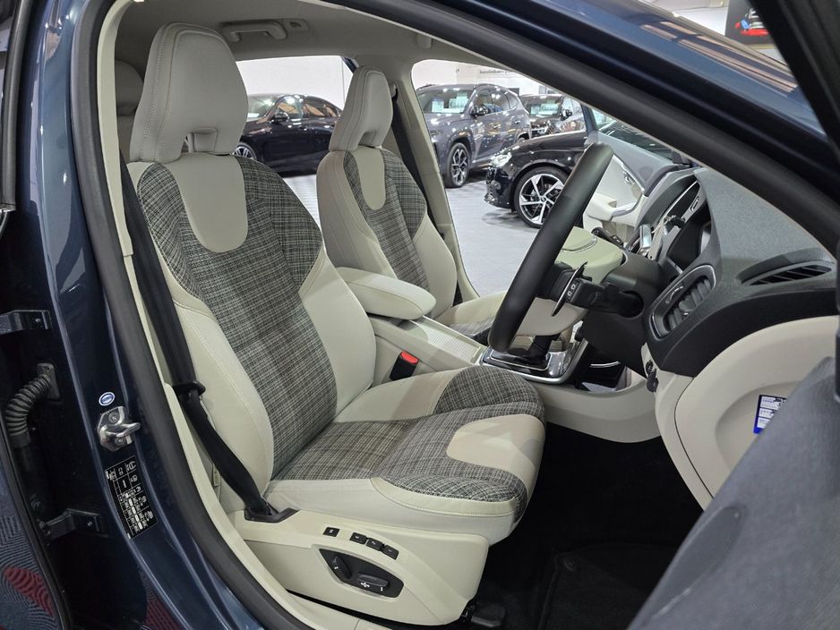 2018 Volvo V40