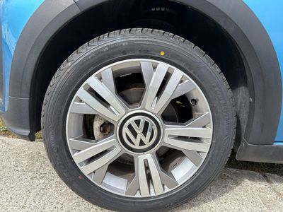 2017 Volkswagen up!