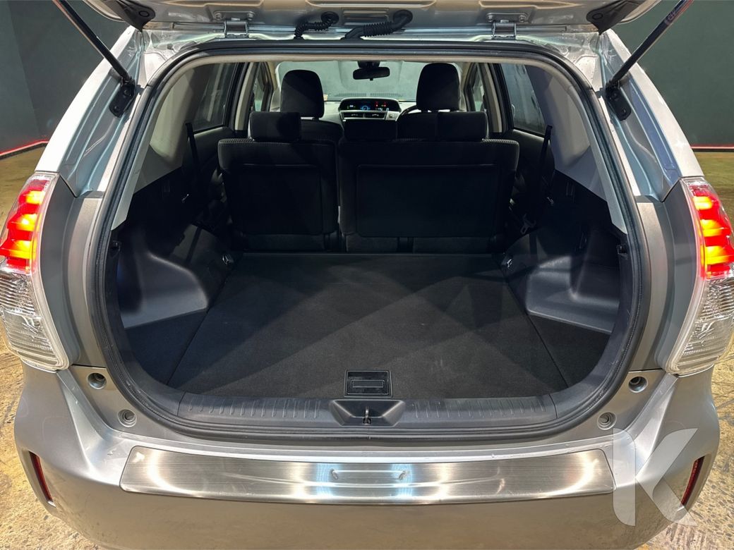 2020 Toyota Prius Alpha