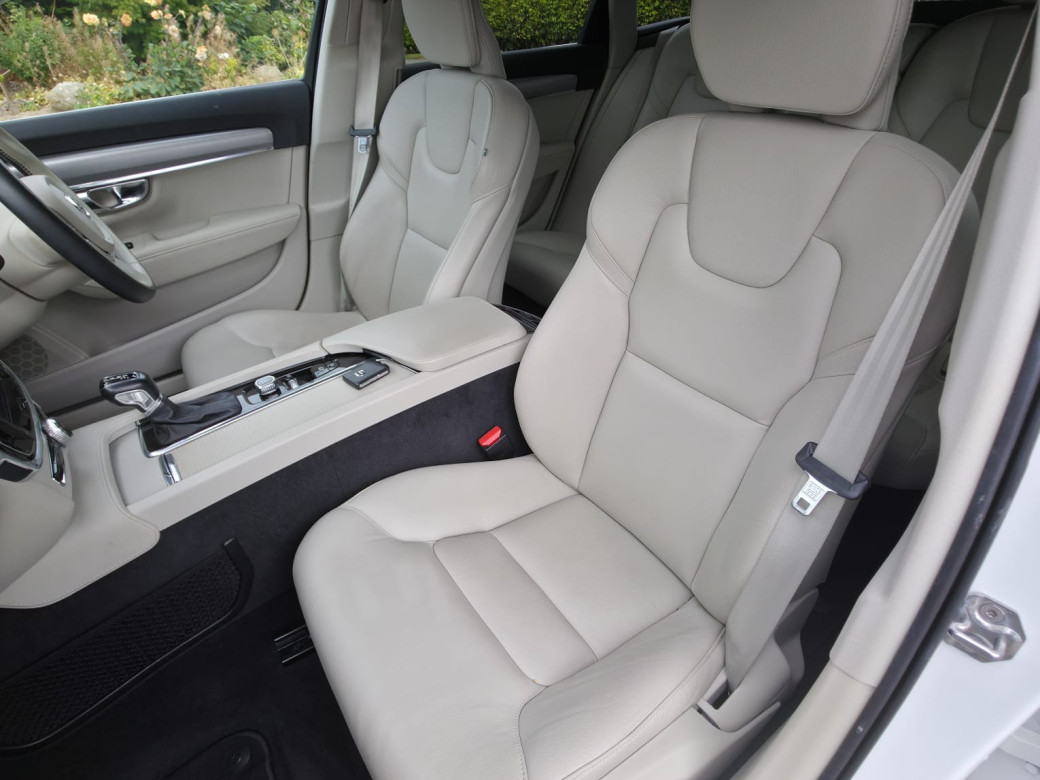 2020 Volvo V90