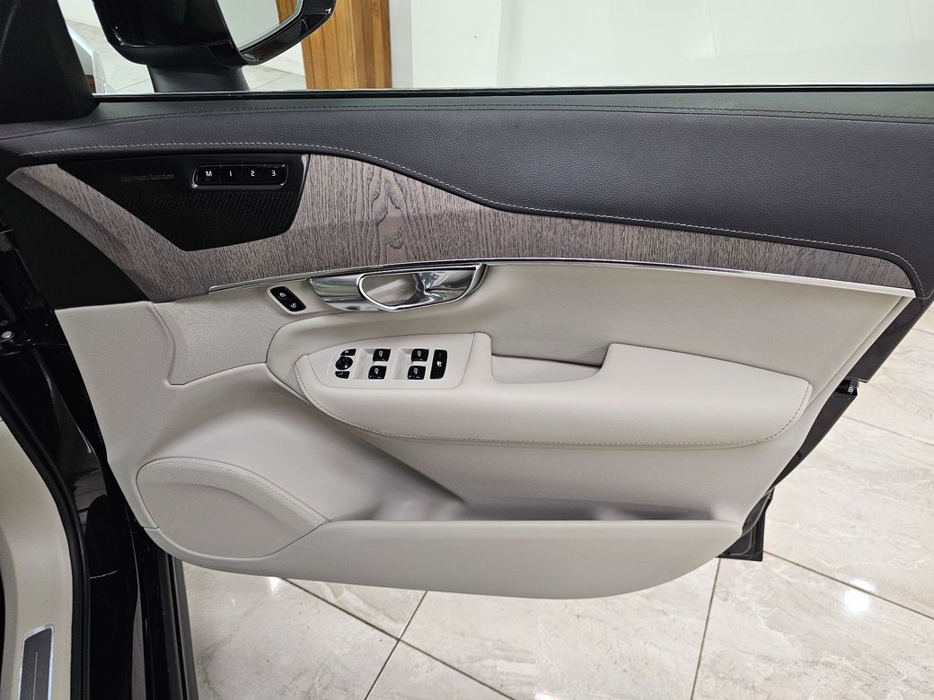 2022 Volvo XC90