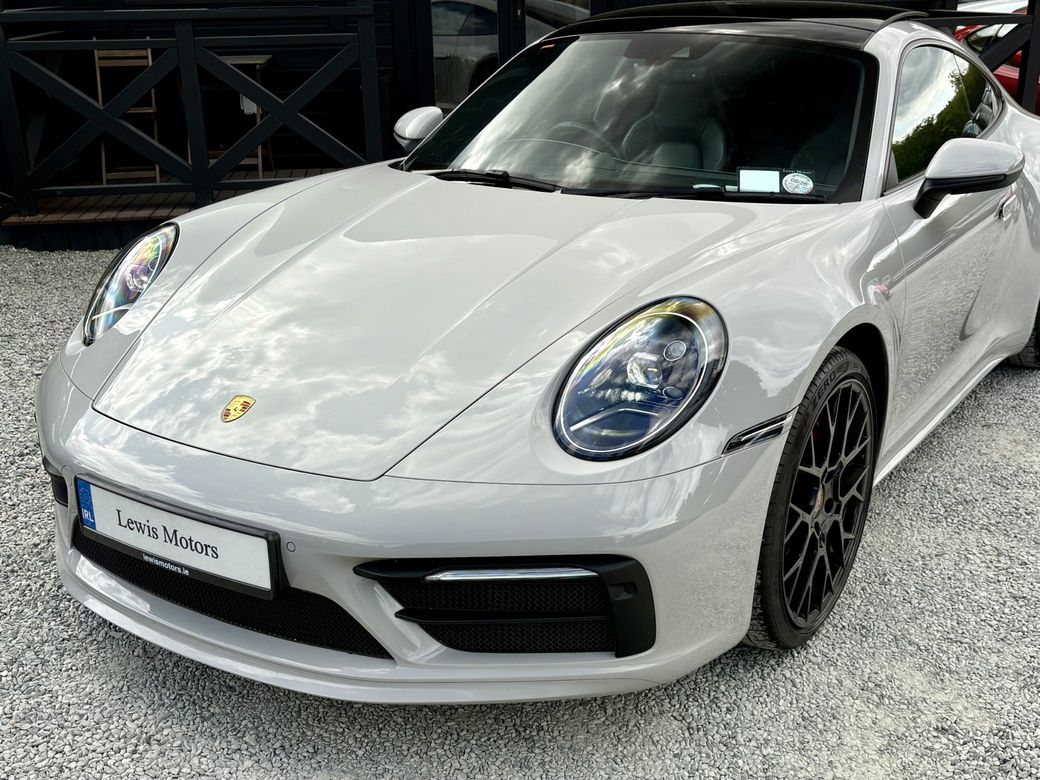 2022 Porsche 911