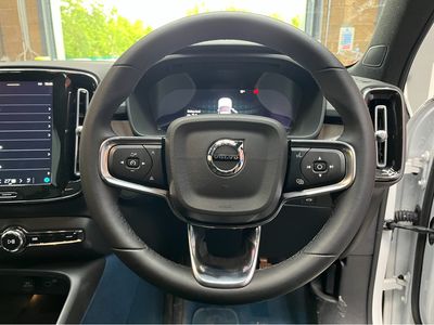 2022 Volvo XC40