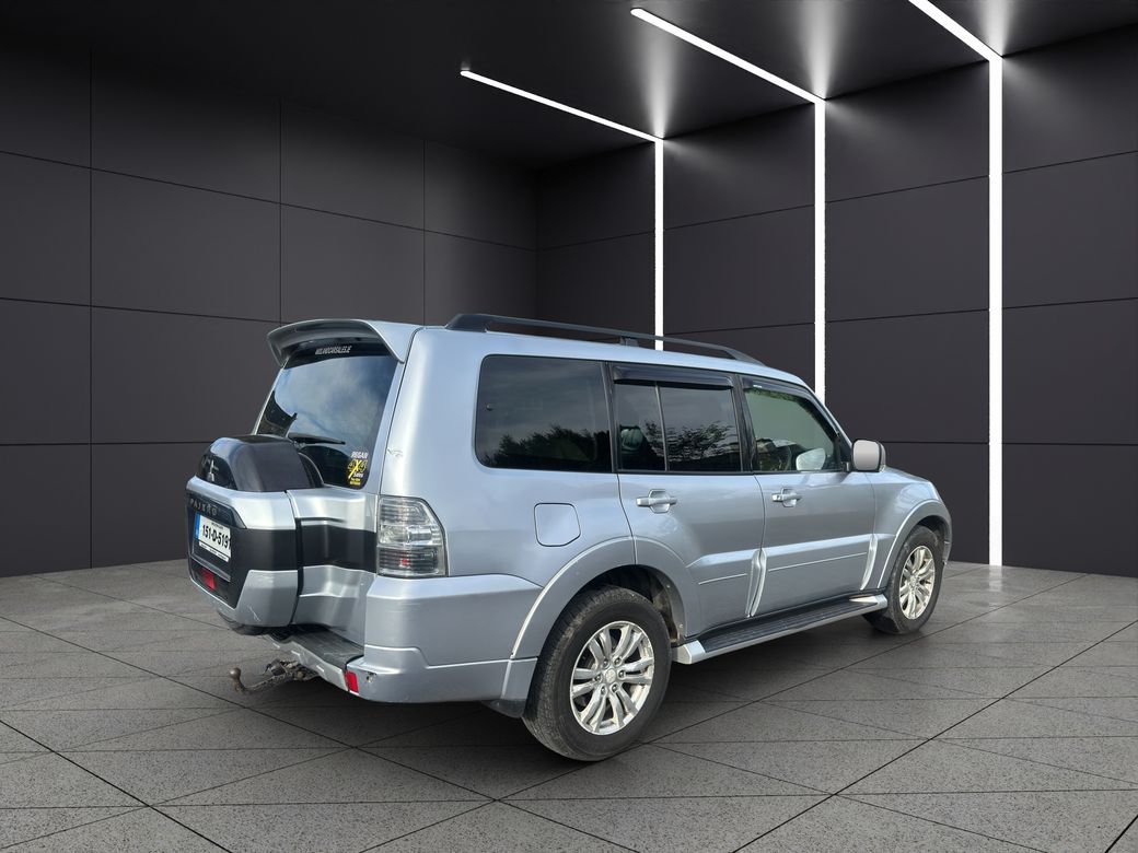 2015 Mitsubishi Pajero