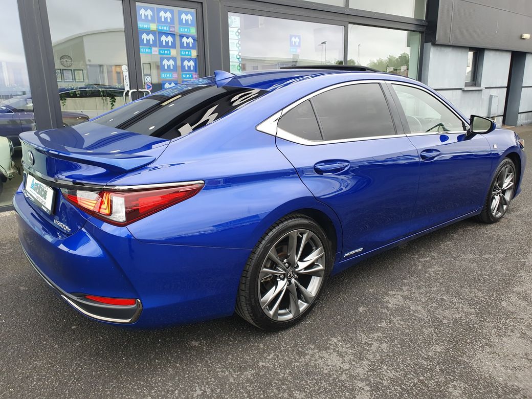 2019 Lexus ES 300h