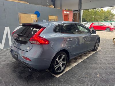 2018 Volvo V40