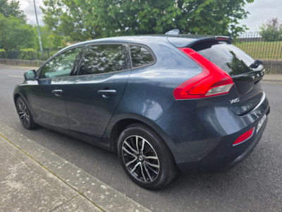 2018 Volvo V40