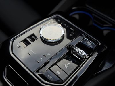 2025 BMW i5
