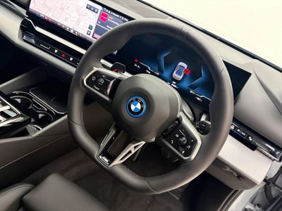 2025 BMW i5