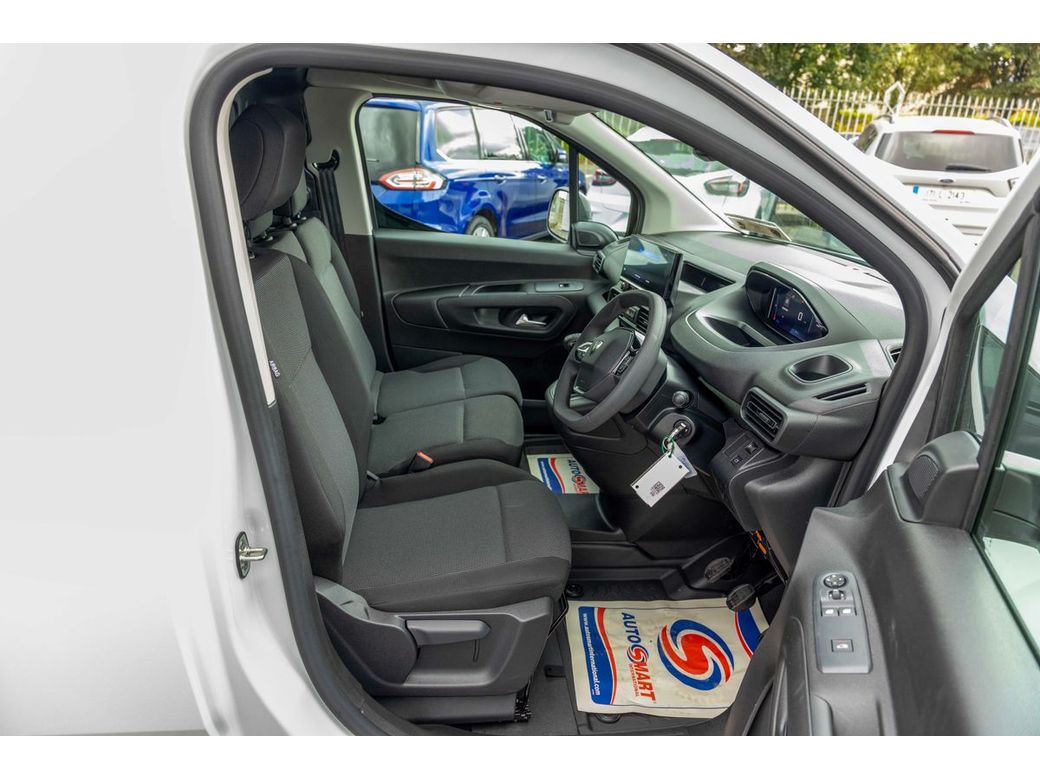 2025 Peugeot Partner