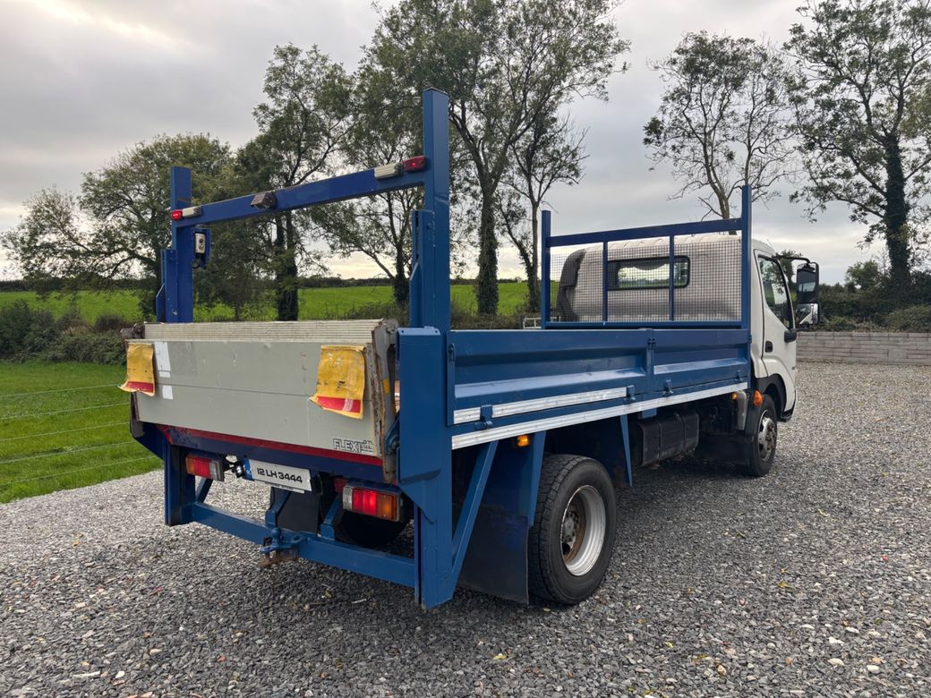 2012 Hino 300