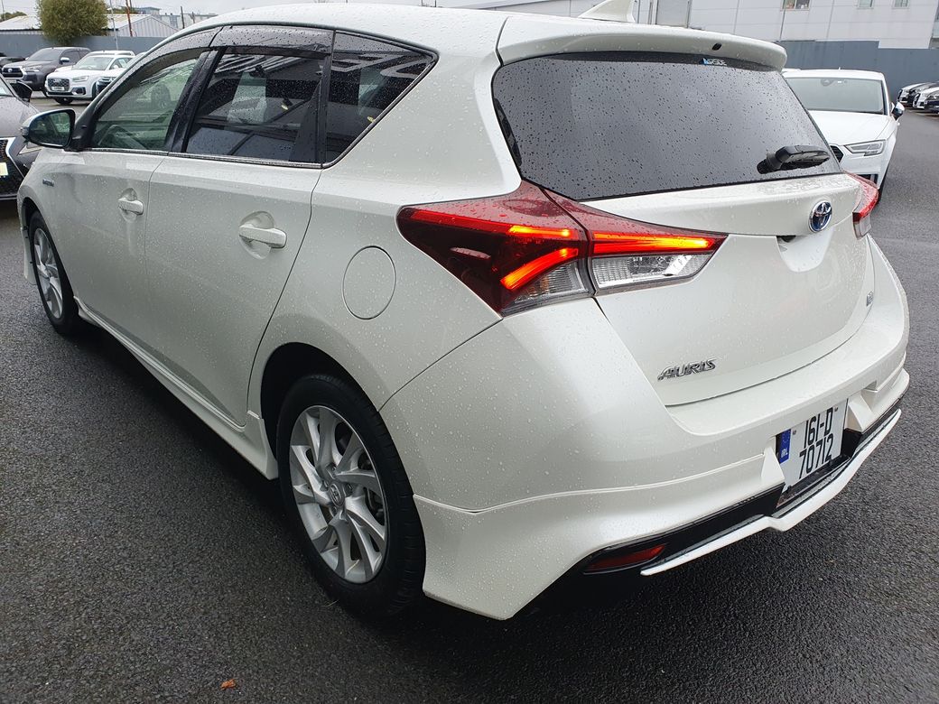 2016 Toyota Auris