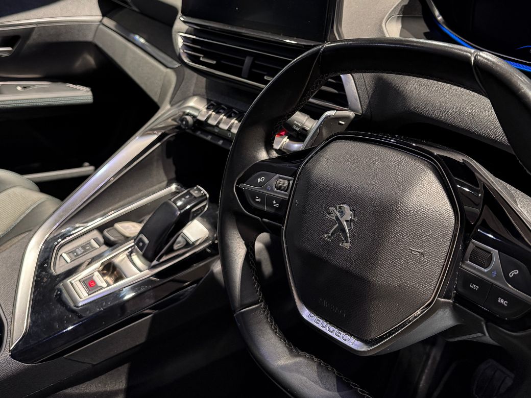 2021 Peugeot 5008