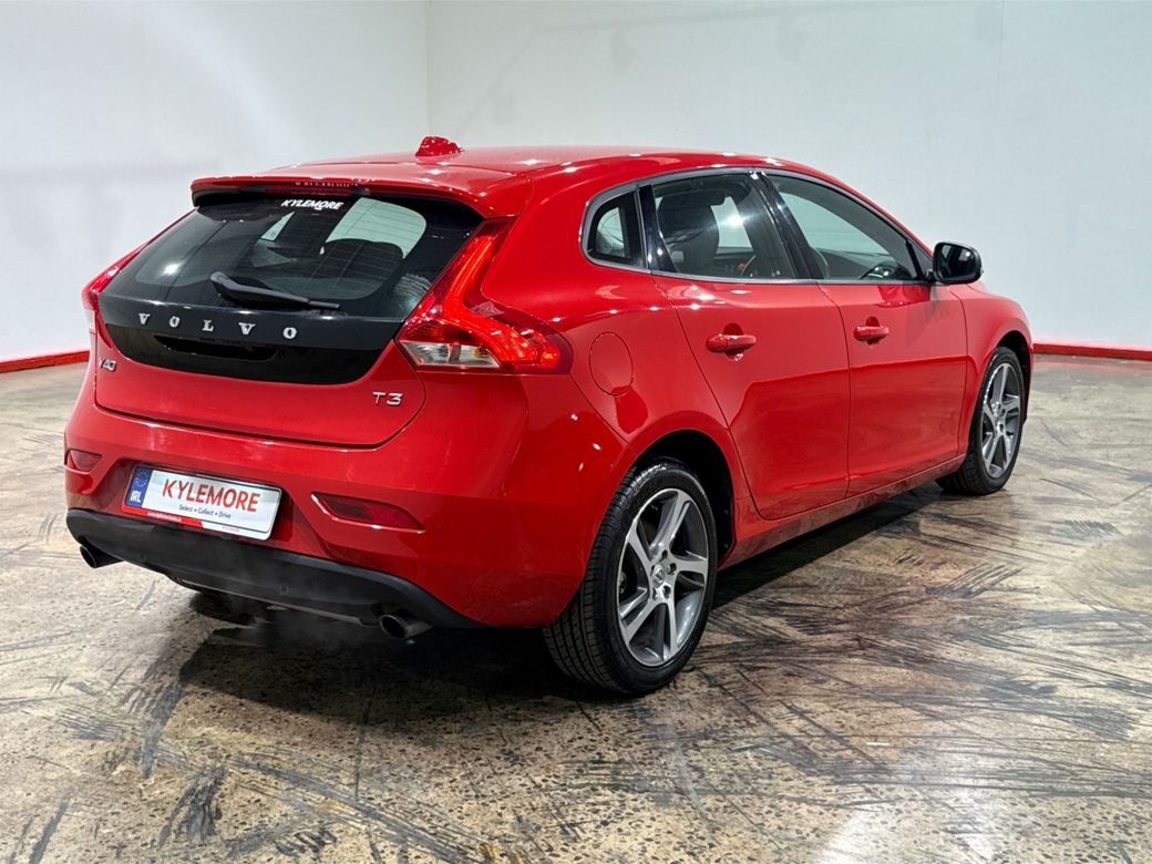 2019 Volvo V40