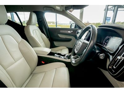 2022 Volvo XC40