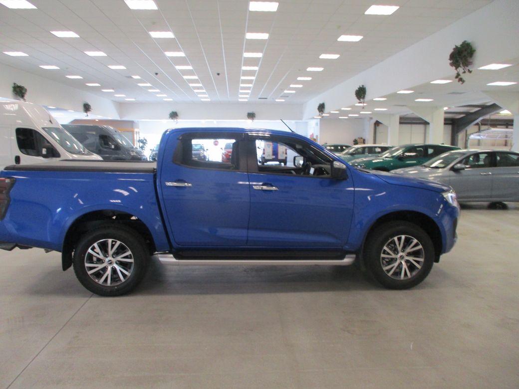 2025 Isuzu D-MAX