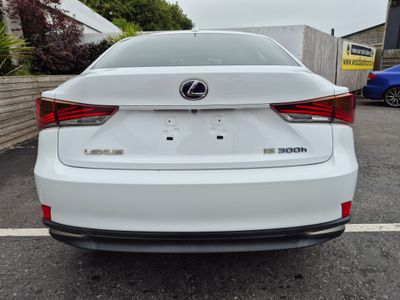 2017 Lexus IS 300h