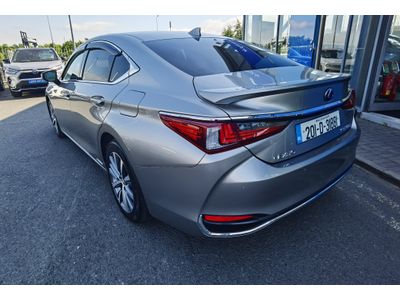 2020 Lexus ES 300h
