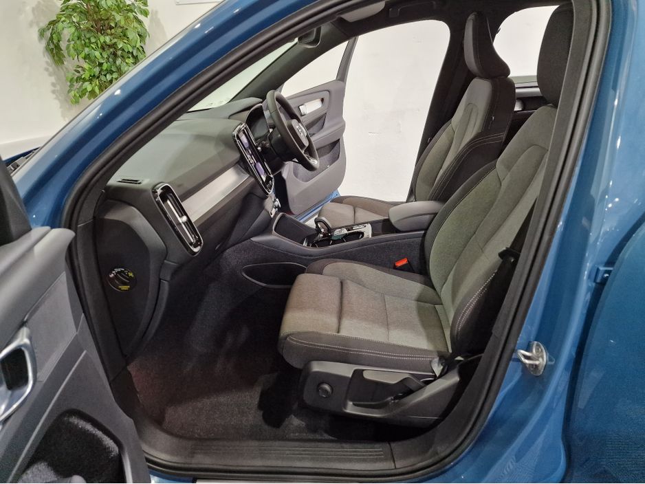 2023 Volvo XC40