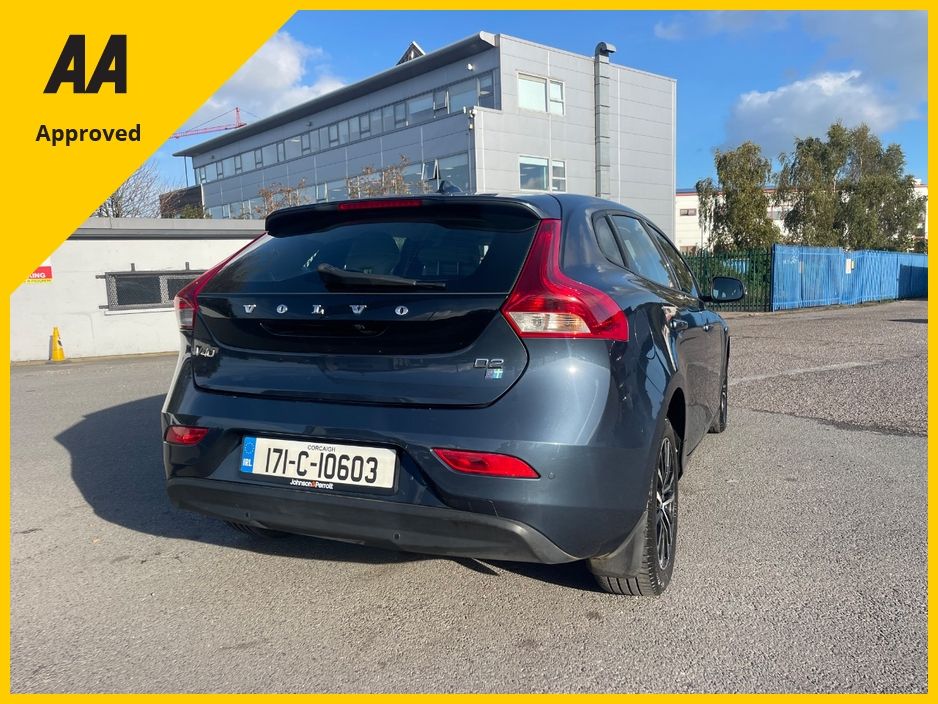 2017 Volvo V40