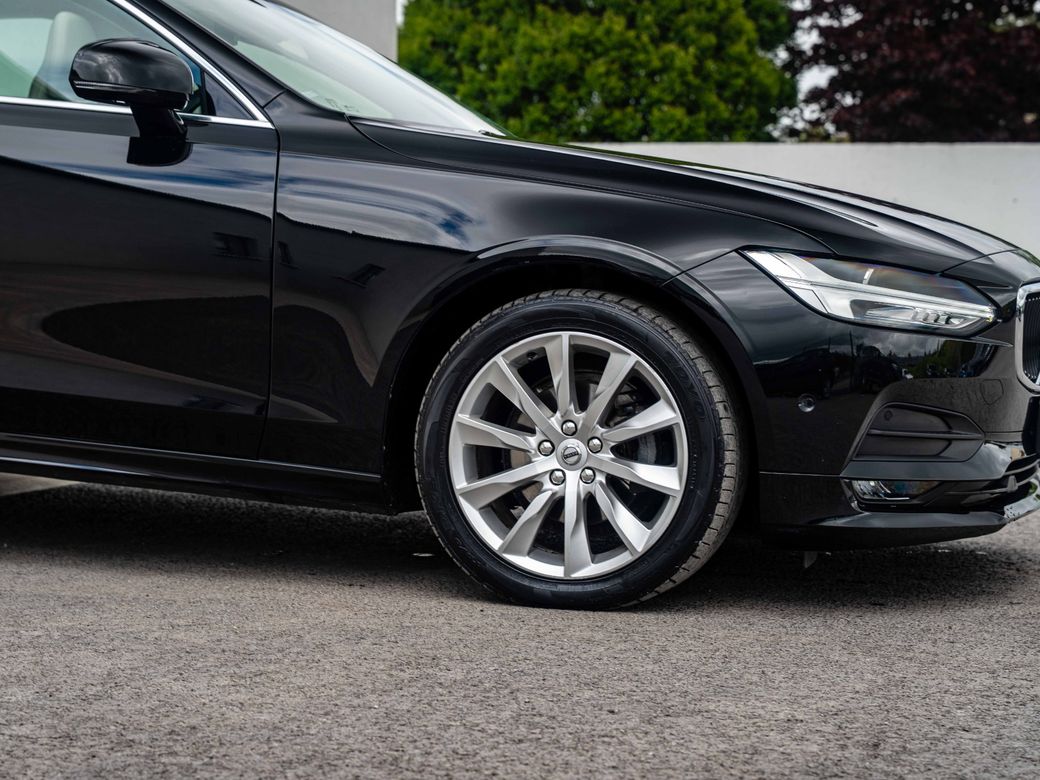 2021 Volvo S90