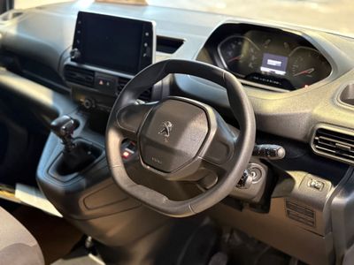 2023 Peugeot Partner