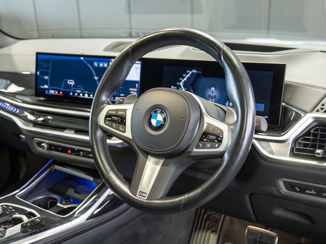 2023 BMW X7