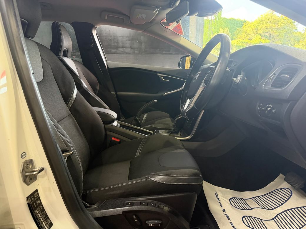 2015 Volvo V40