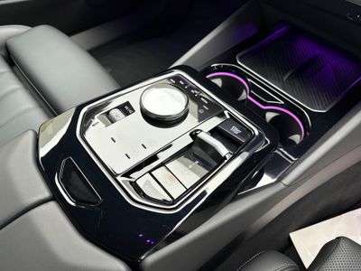 2024 BMW i5