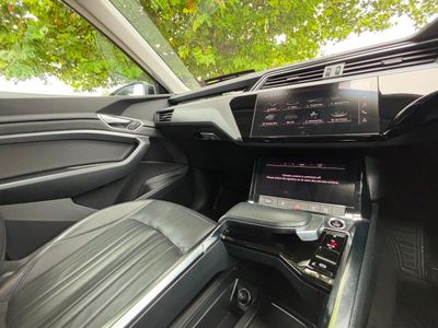 2022 Audi e-tron