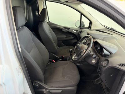 2022 Ford Transit Courier