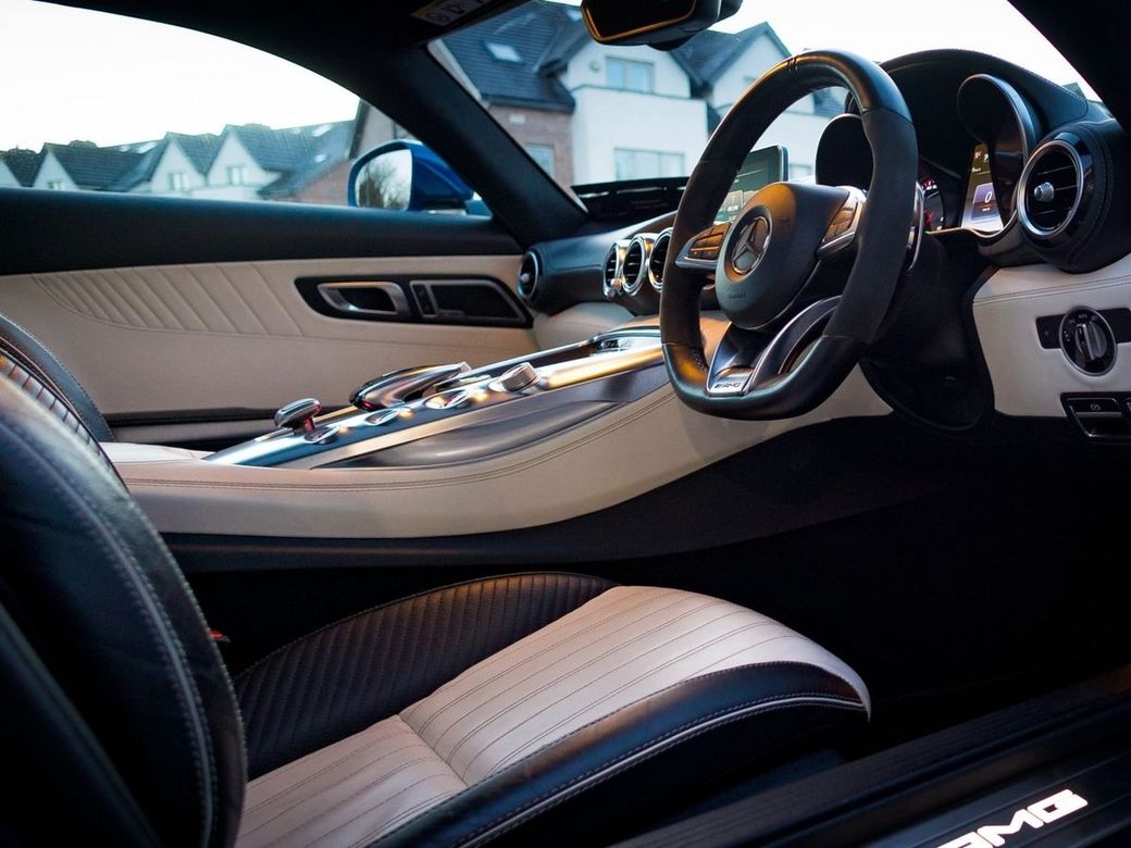 2016 Mercedes-Benz AMG GT