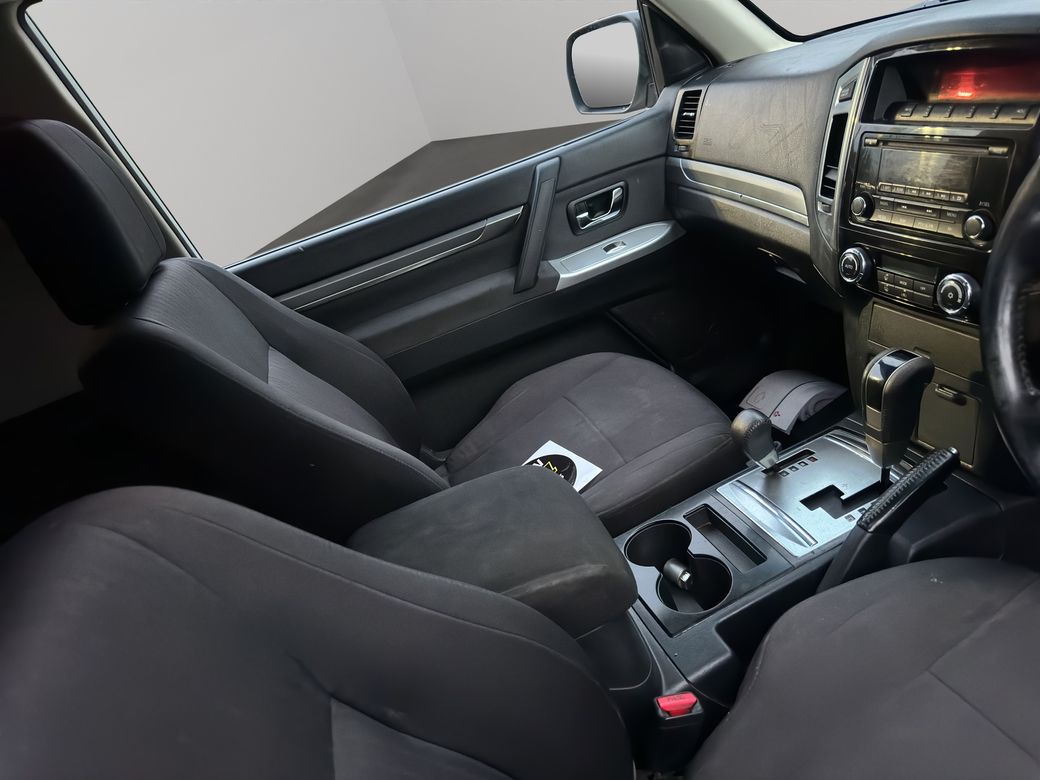 2016 Mitsubishi Shogun