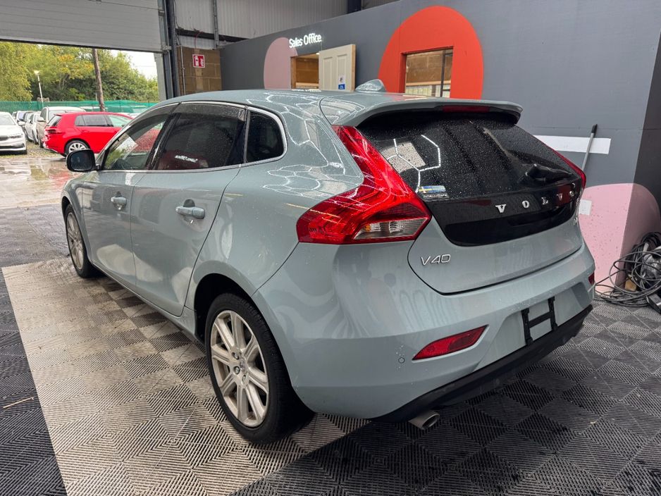 2017 Volvo V40