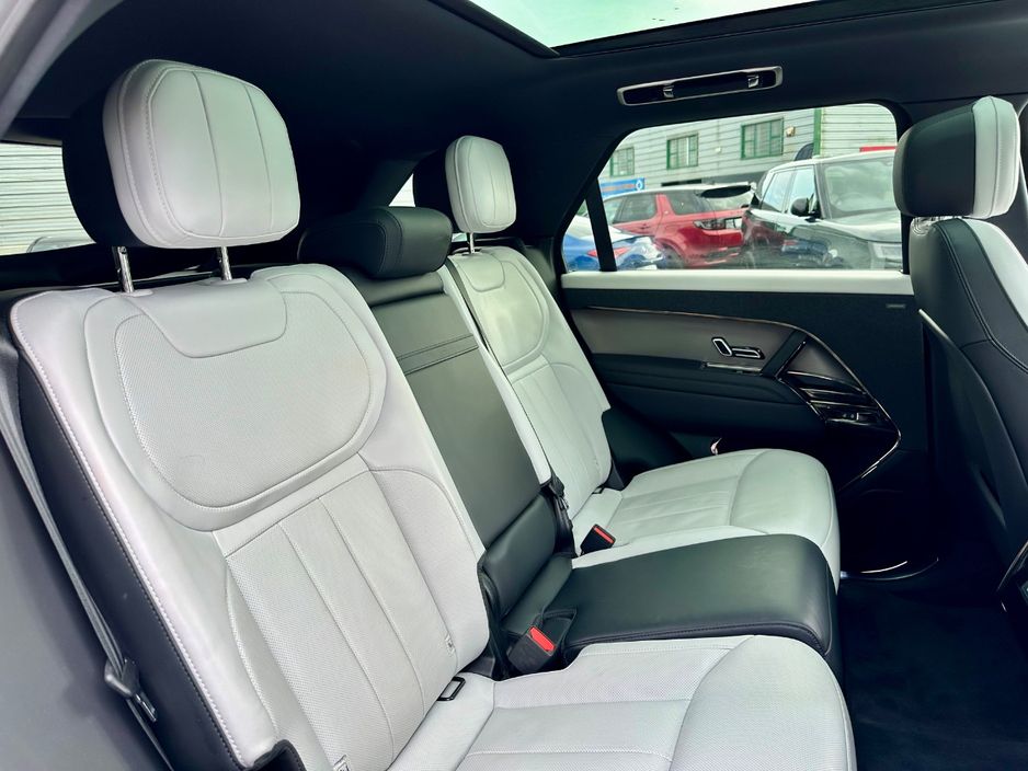 2025 Land Rover Range Rover Sport