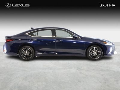 2022 Lexus ES 300h
