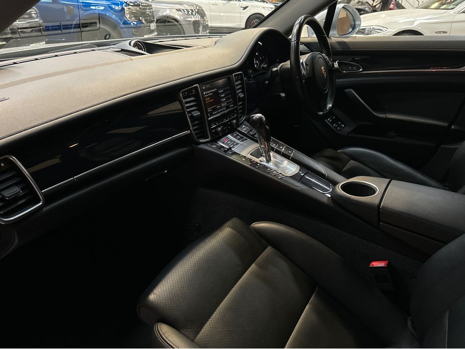 2016 Porsche Panamera