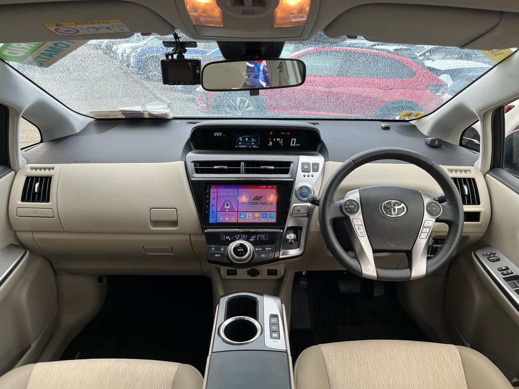 2019 Toyota Prius Alpha