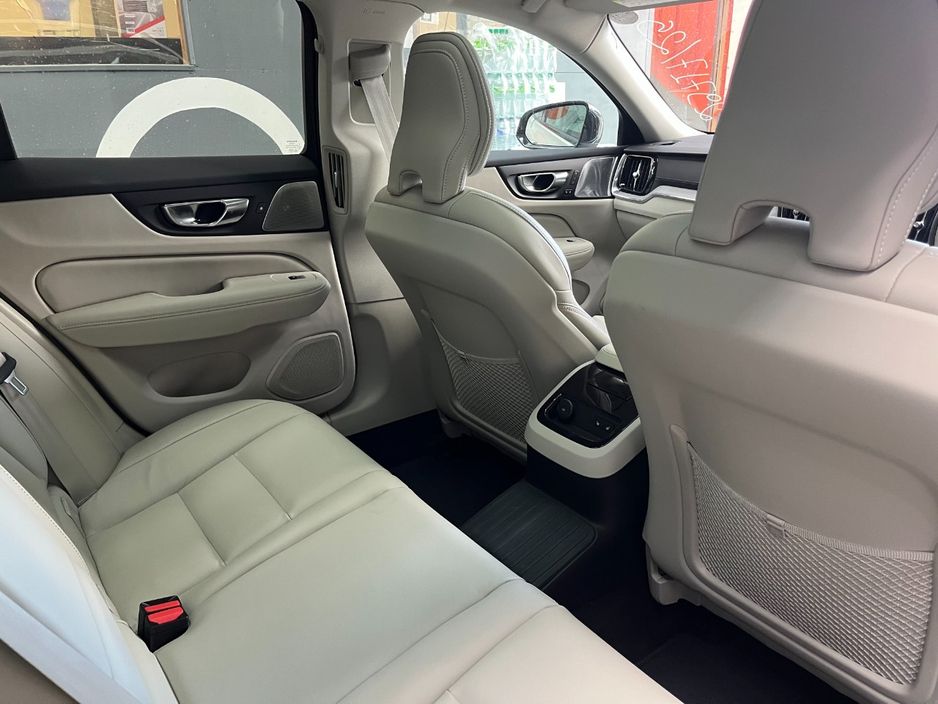 2025 Volvo V60