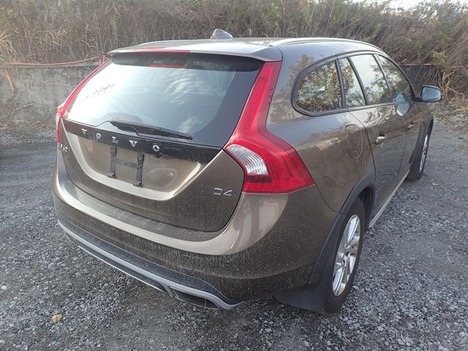 2016 Volvo V60 Cross Country