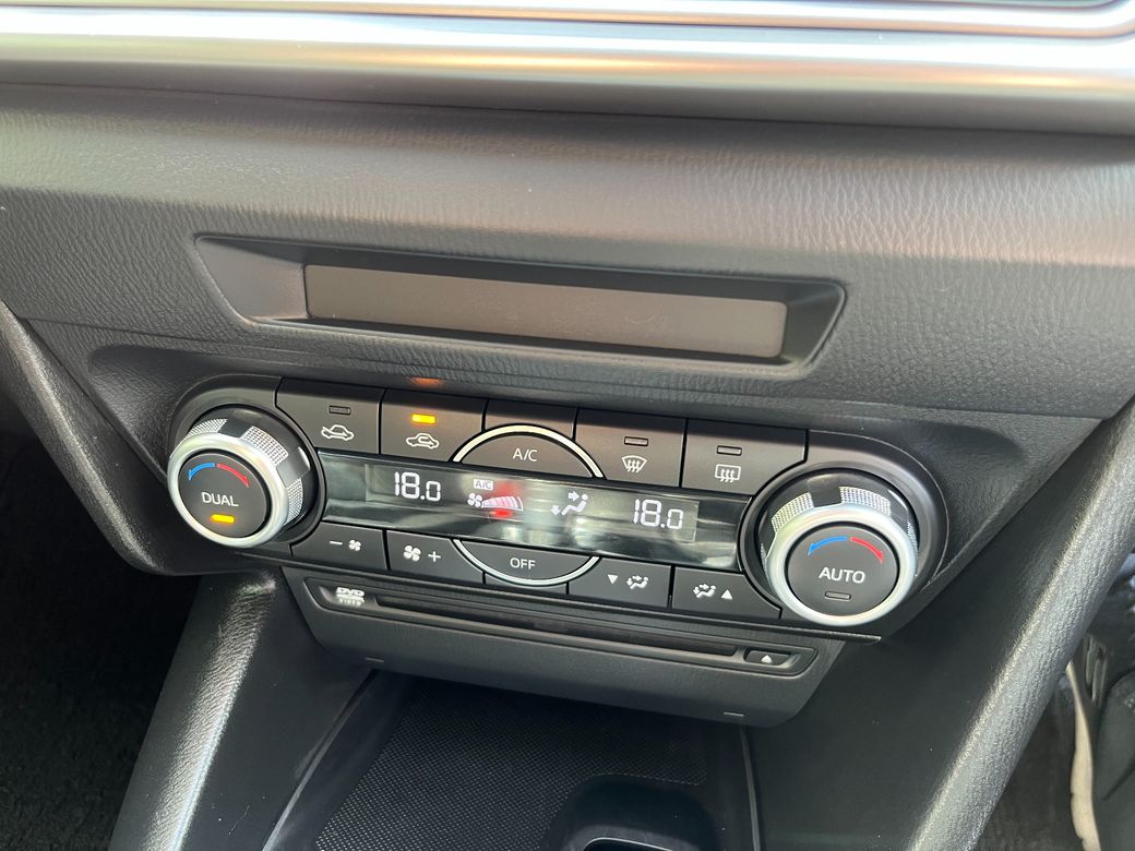2018 Mazda Axela