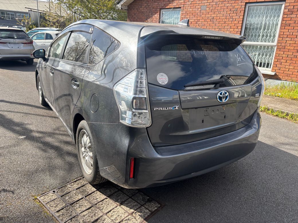 2013 Toyota Prius Alpha
