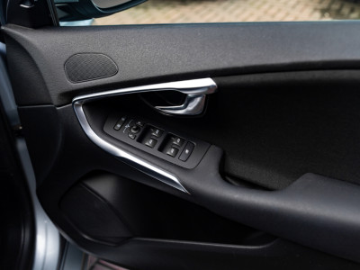 2017 Volvo V40