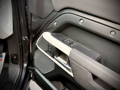 2023 Land Rover Defender