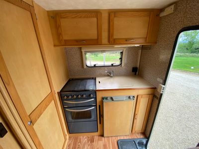 2005 ELDDIS SUNTOR 300 R.H.D 