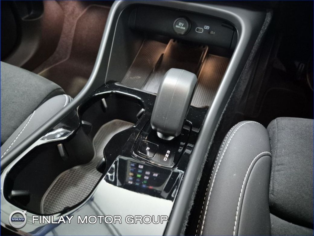 2025 Volvo XC40