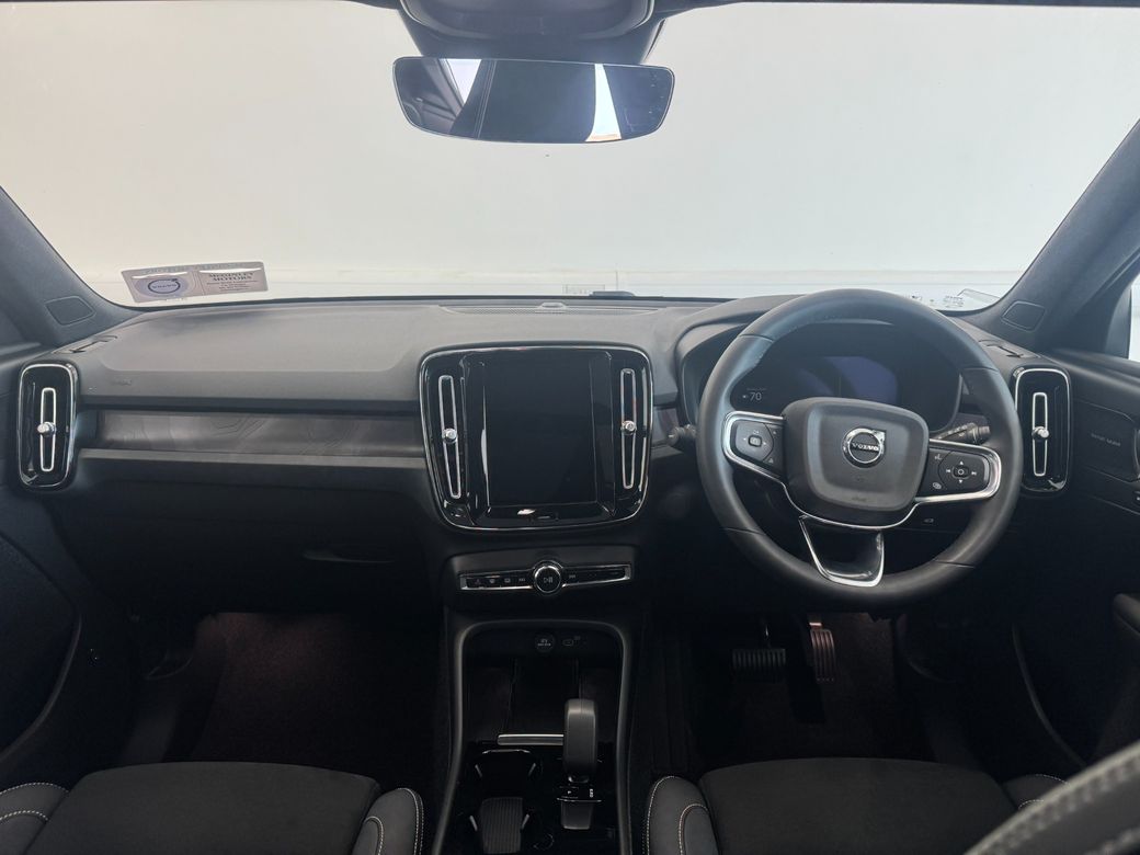 2023 Volvo XC40