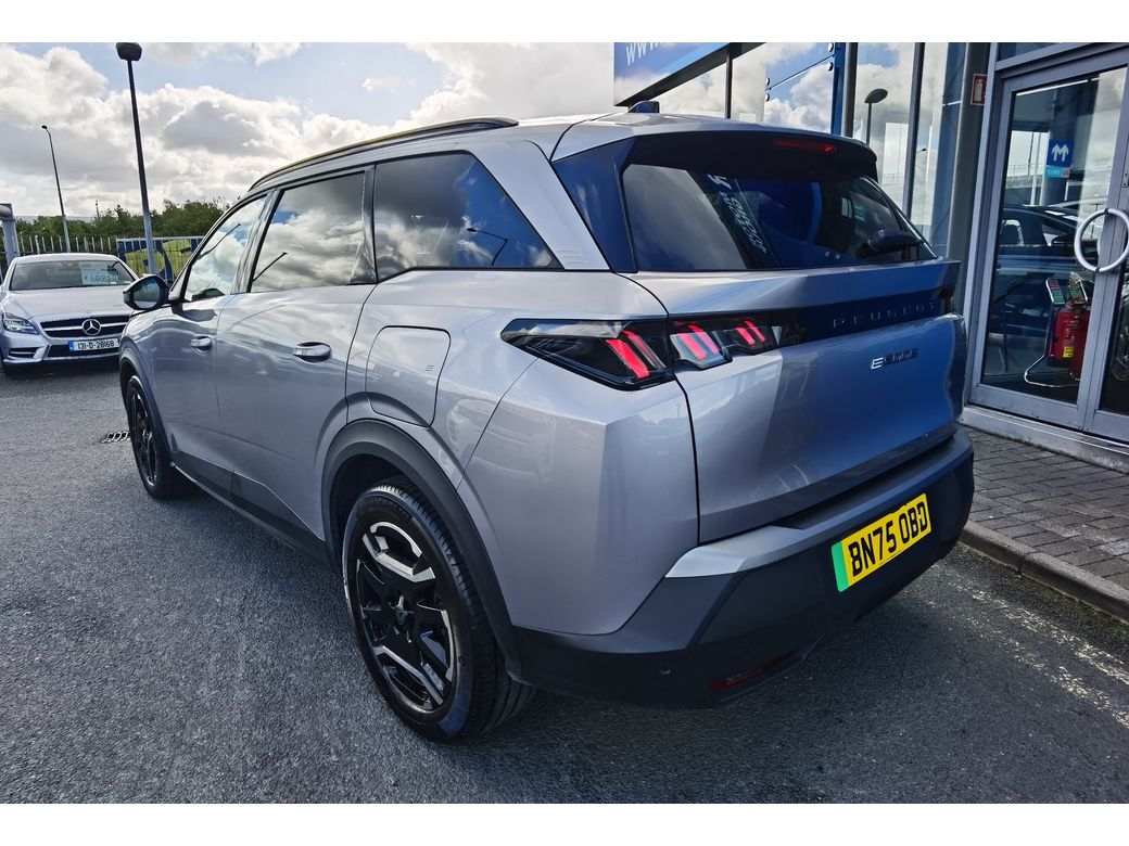 2025 Peugeot 5008