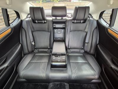 2020 Lexus ES 300h